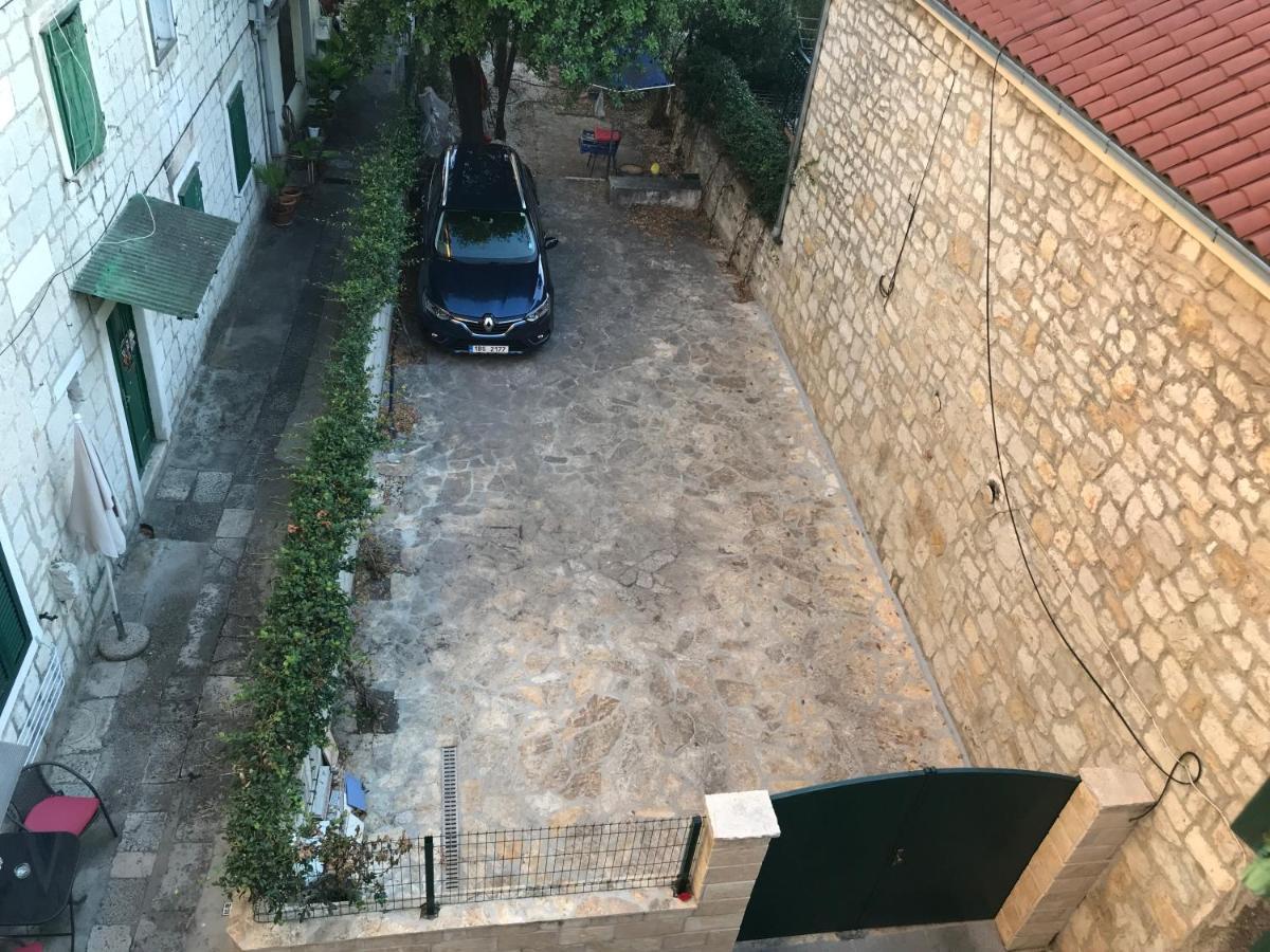 Studio In The Top Center Apartment Split Exterior foto